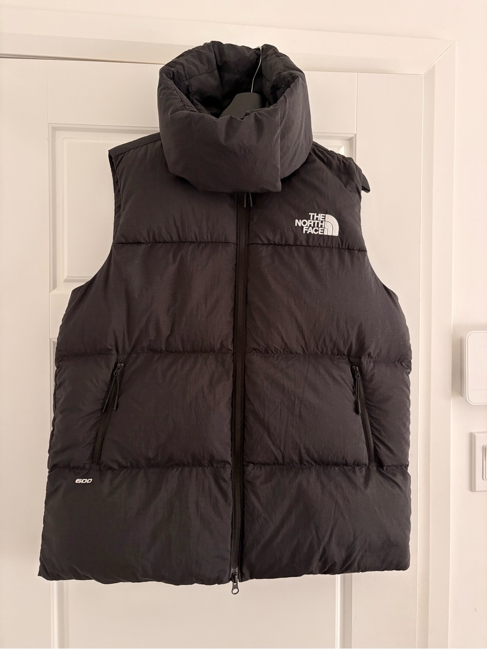 The North Face Women’s 600 Fill Down Hooded Puffer Vest Black L